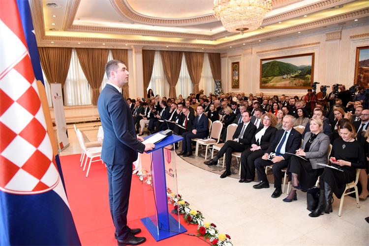 Slika /slike/Vijesti/2022/Govor Kosovo.JPG